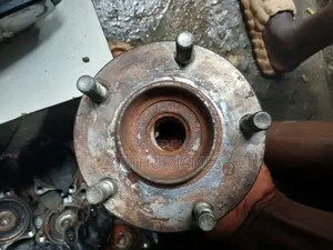 Front Hub Infiniti EX35 and FX50 2012