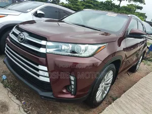 Toyota Highlander 2015 Red