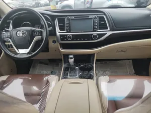 Toyota Highlander 2015 Red