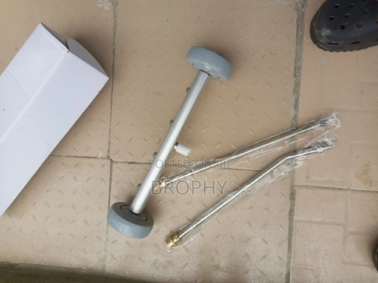 Undercarriage With Pipe for Car Chassis / Under Wash