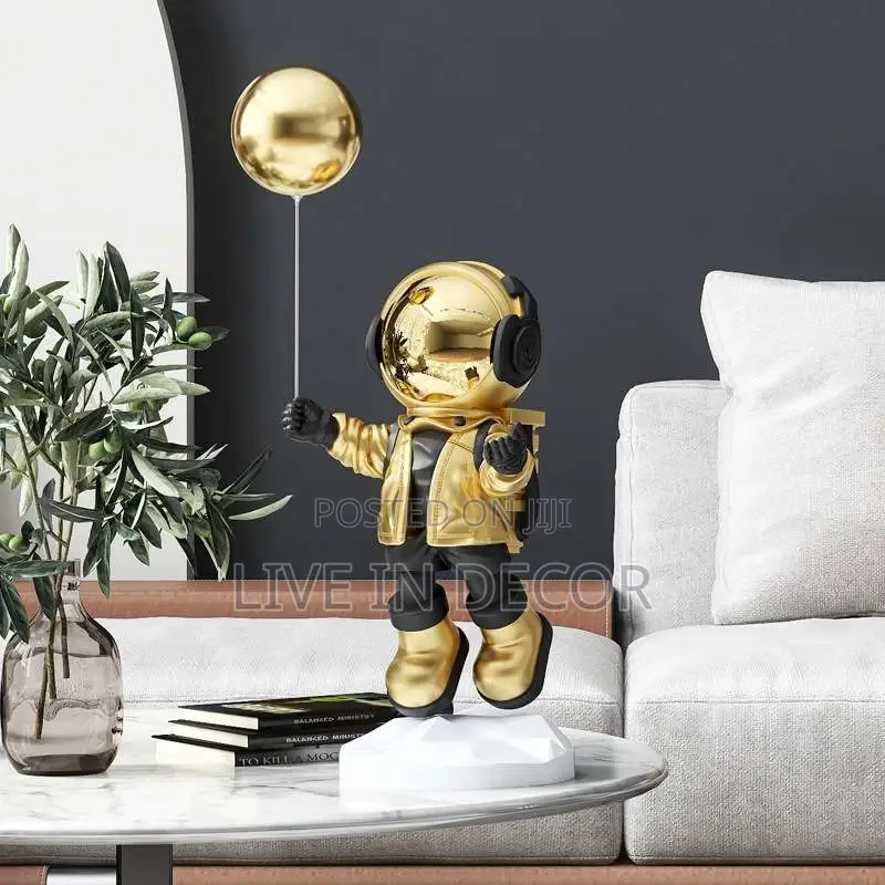 Astronaut Statue Decor