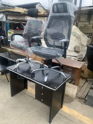 4/2fit Table and Chair With Headrest