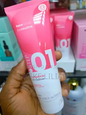 Face Facts the Routine Superfood Gel Cleanser Glow Cleanser