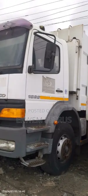 Mercedes Benz Atego Waste Disposal Compactor Truck