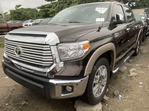 Toyota Tundra 1794 5.7L V8 4x2 CrewMax 5.6 ft. box 145.7 in. WB 2018