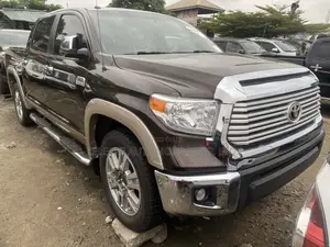 Toyota Tundra 1794 5.7L V8 4x2 CrewMax 5.6 ft. box 145.7 in. WB 2018