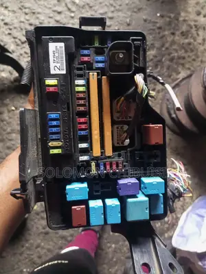 Toyota Venza Complete Fuse Box Bonnet One