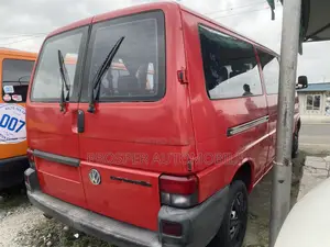 Volkswagen Transporter 2009 Red