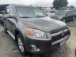 Toyota RAV4 2010