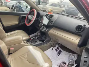 Toyota RAV4 2012 Red
