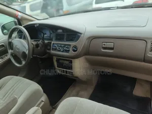 Toyota Sienna LE 2003 Gold