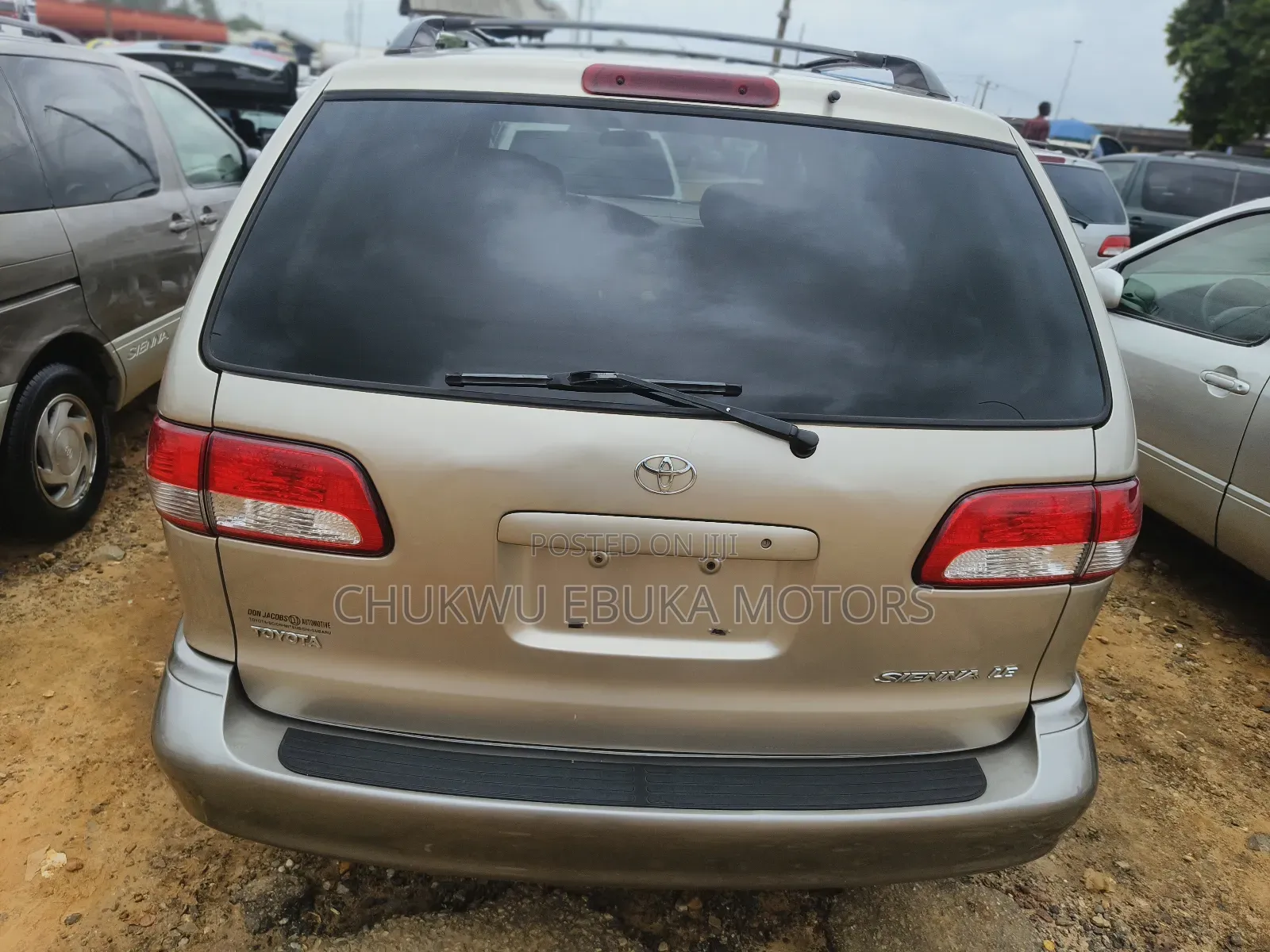 Toyota Sienna LE 2003 Gold