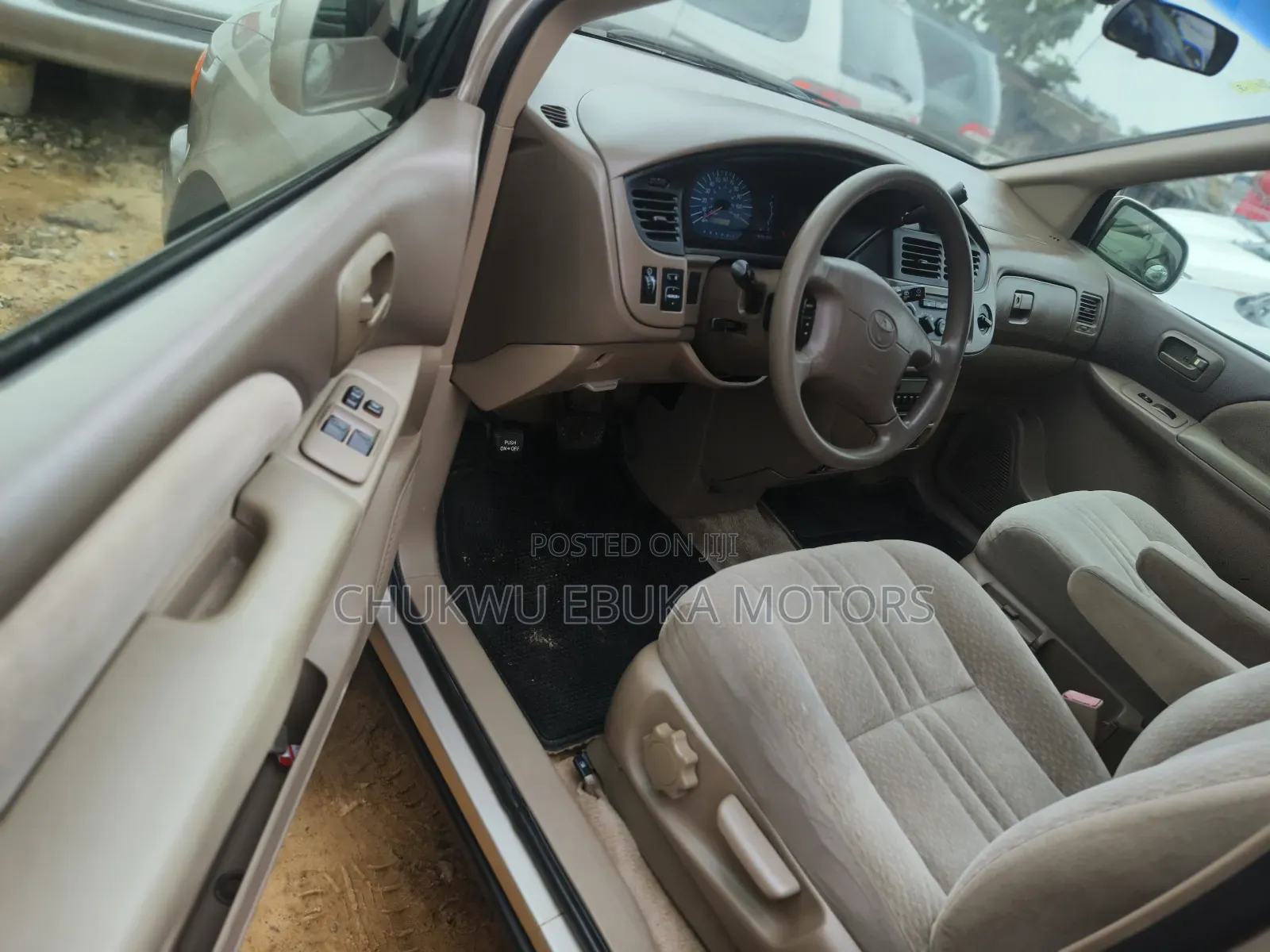 Toyota Sienna LE 2003 Gold