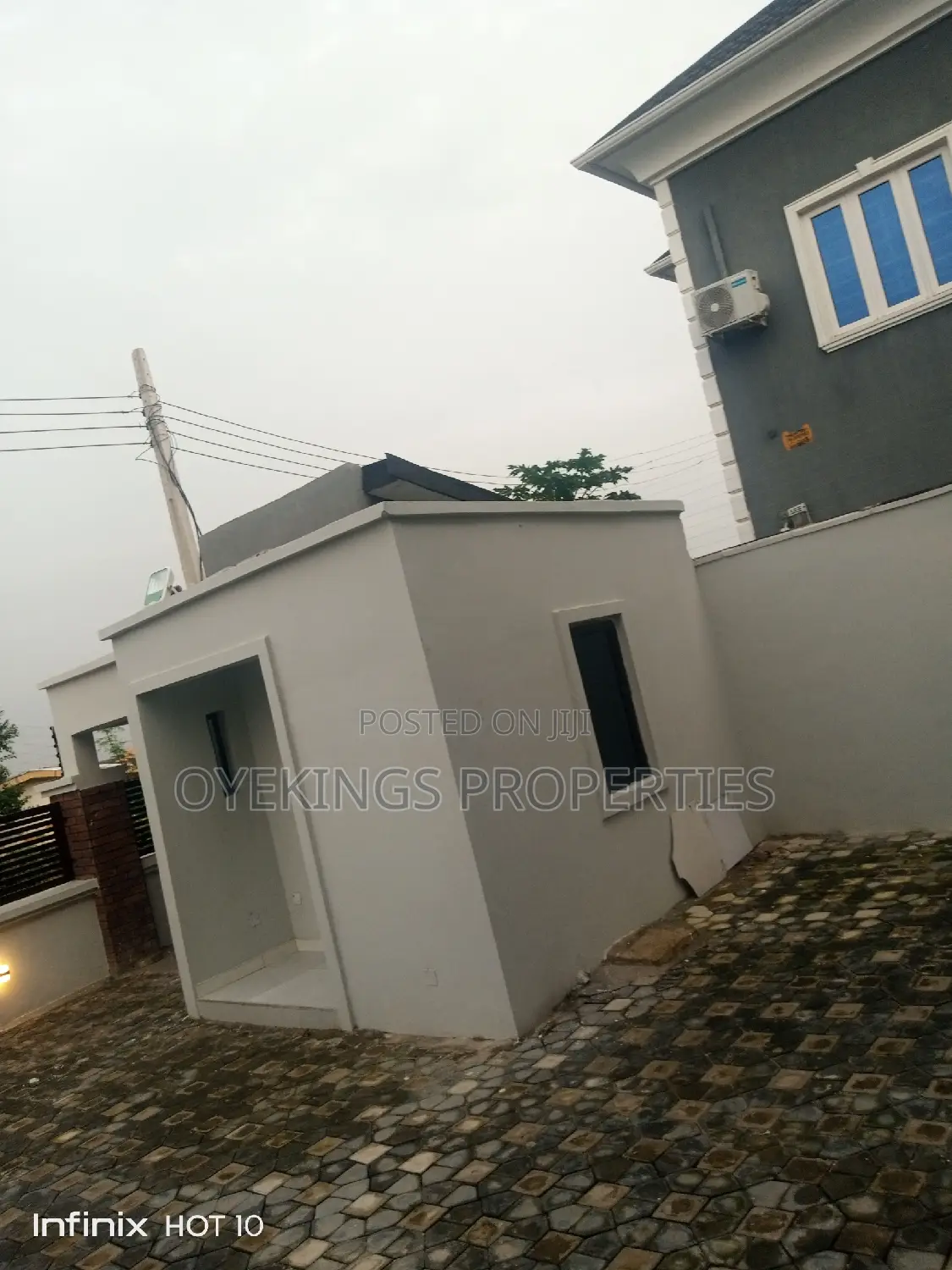 3bdrm Duplex in Oladapo Agoro, Oluyole Estate for sale