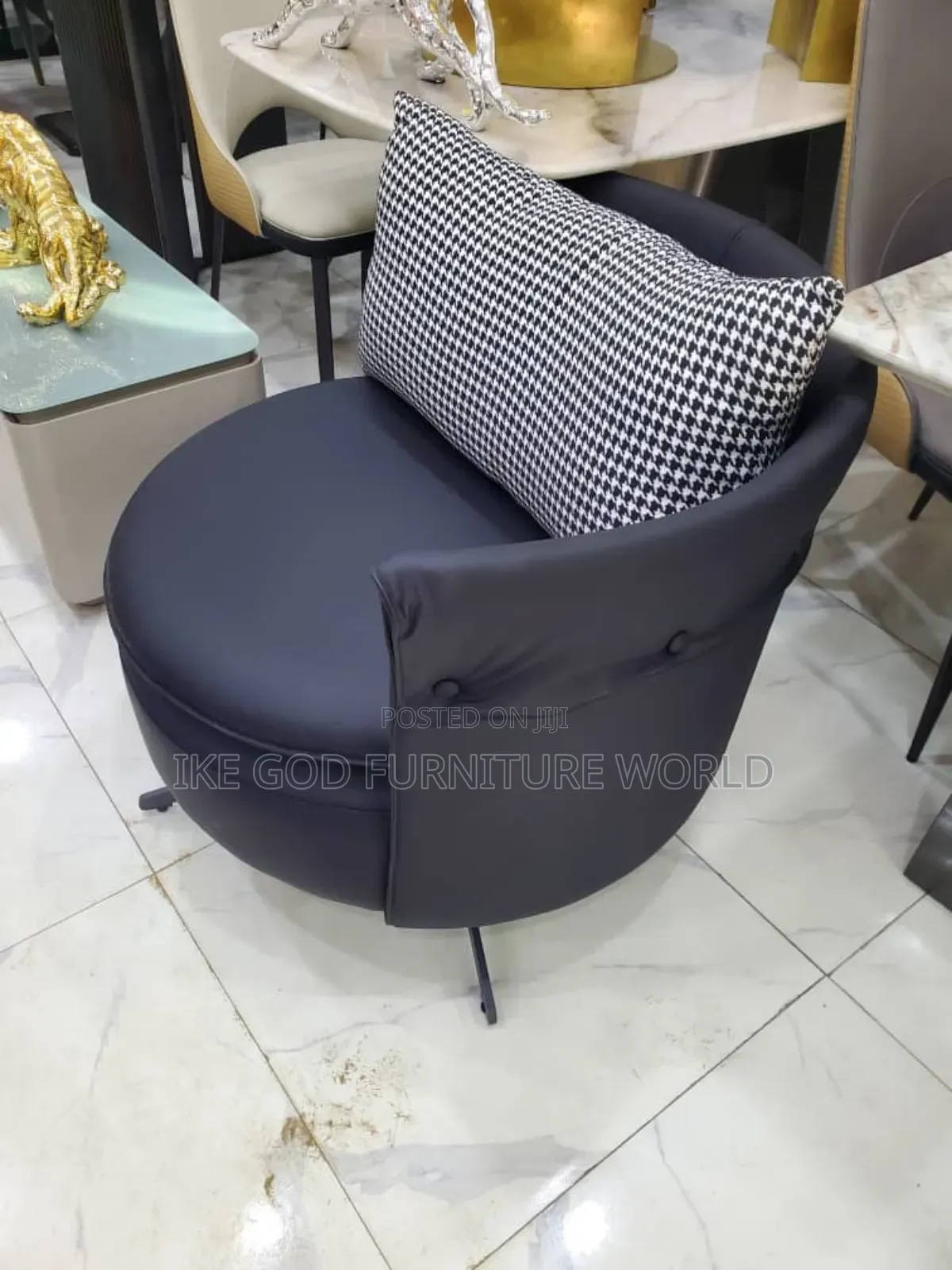 Relaxing Fabric Sofa Chair