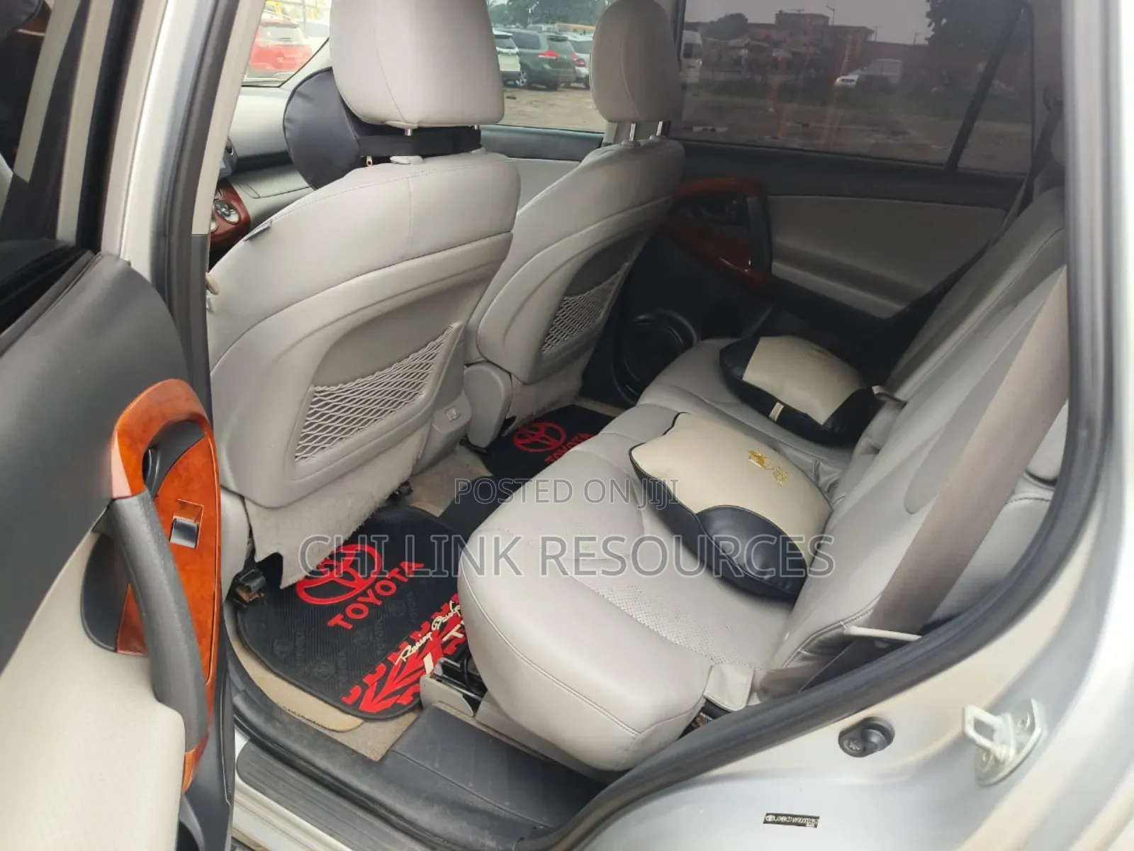 Toyota RAV4 2011 Silver