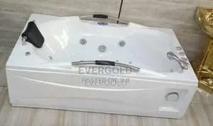 Quality Single Jacuzzi With Complete Accessories
