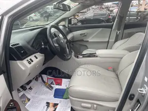 Toyota Venza 2012 Silver
