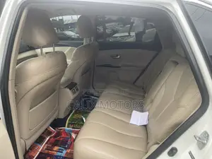 Toyota Venza 2011 White