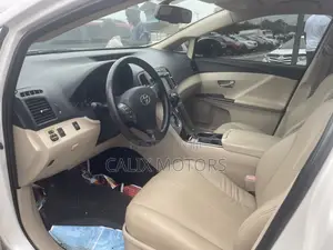 Toyota Venza 2011 White