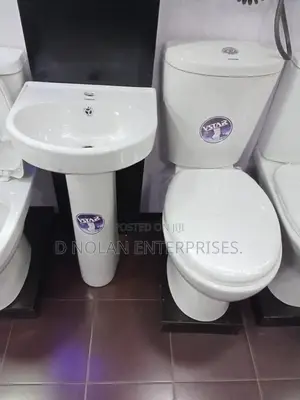 VISTA Water Closet Round Shape