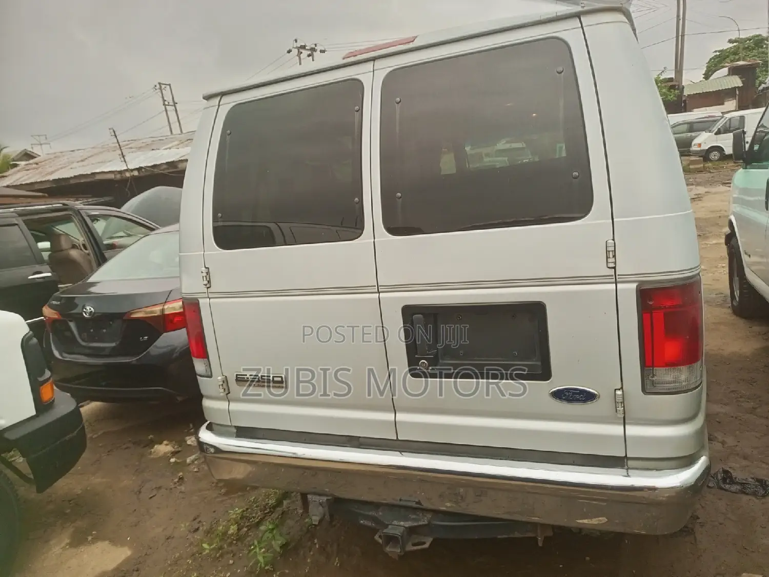 Ford E350 2006 Silver