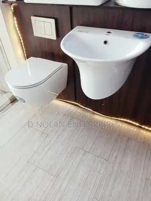 White Condit Round Shape Water Closet