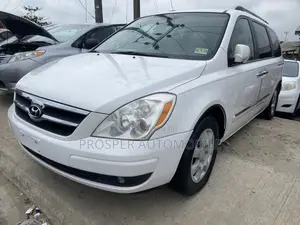 Hyundai Entourage Limited 2008 White