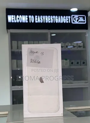 New Apple iPhone 13 256 GB White