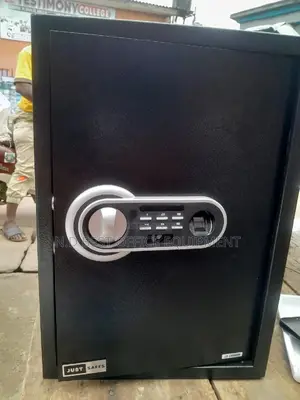 102T Safe Cabinets Digital And Fingerprint