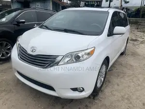 Toyota Sienna 2014 White