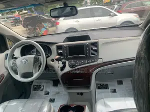 Toyota Sienna XLE AWD 7-Passenger 2013 Gray