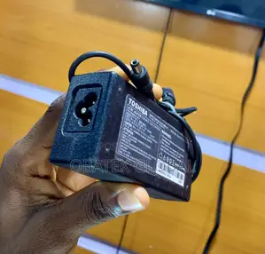 Photo - Toshiba 15V Laptop Adapter