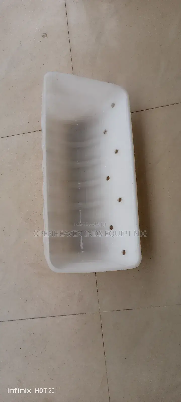 Plastic/Metal/Bolts Elevator Cups