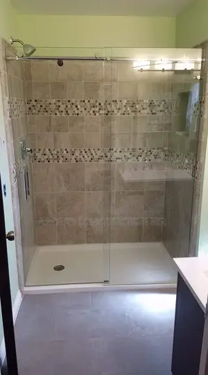 Shower Cubicles Lag