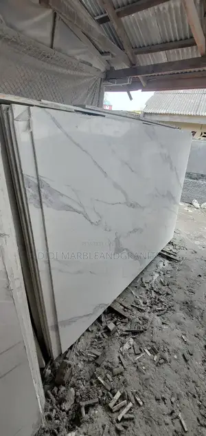 Quartz Carrara White Wave