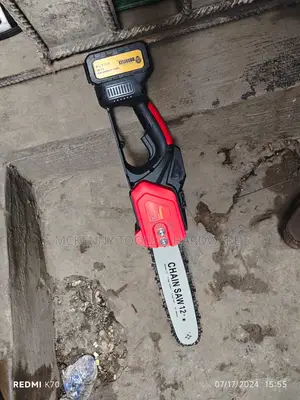 12”. Chainsaw Cordless