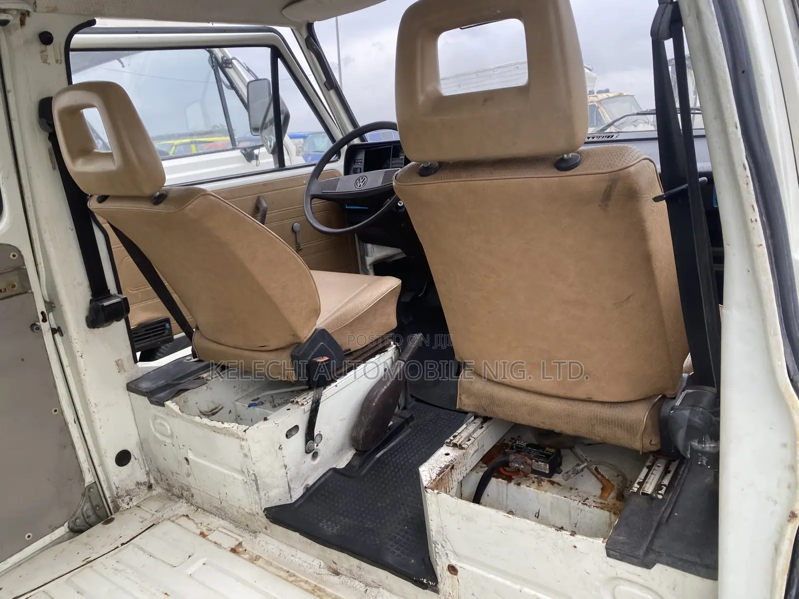 Volkswagen LT 2000 White