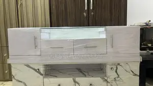 High Quality 5ft Tv-Shelf