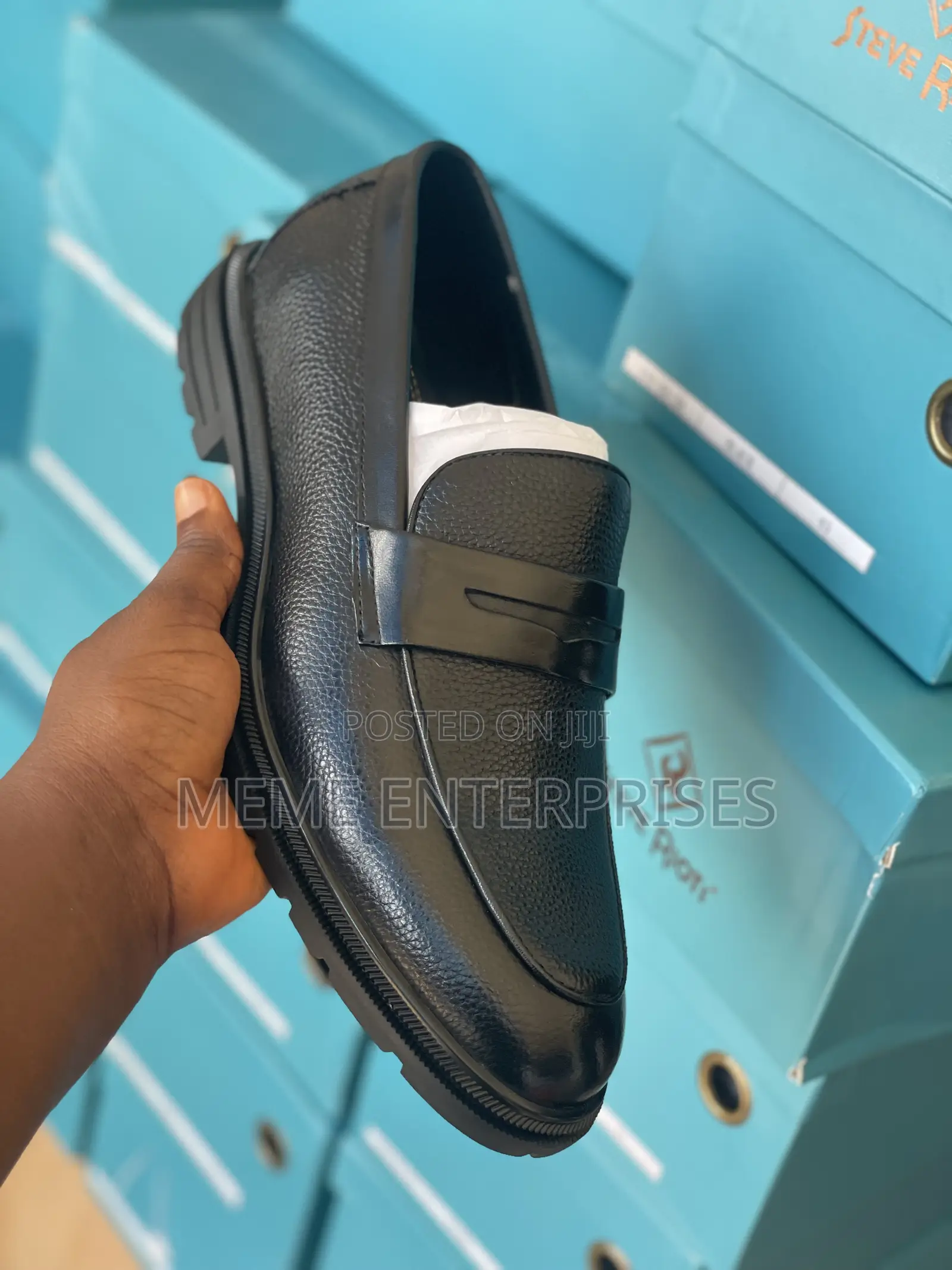 Cooperate Shoe