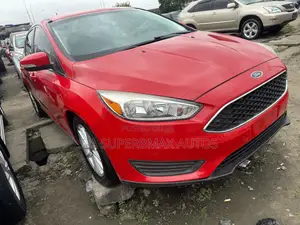 Ford Focus 2013 Red