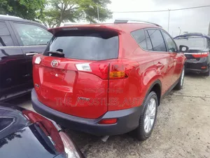 Toyota RAV4 2015 Red