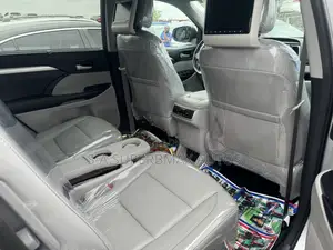 Toyota Highlander 2017 Silver