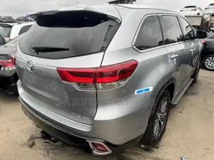 Toyota Highlander 2017 Silver