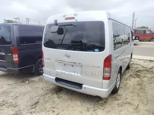 Toyota HiAce 2012 Silver