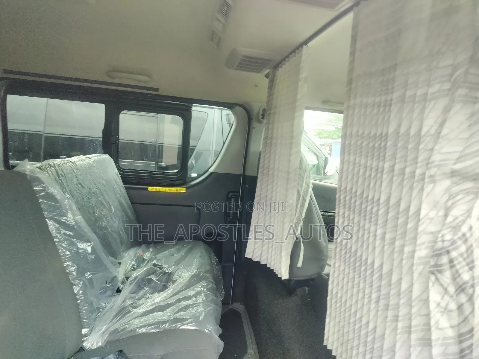 Toyota HiAce 2012 Silver