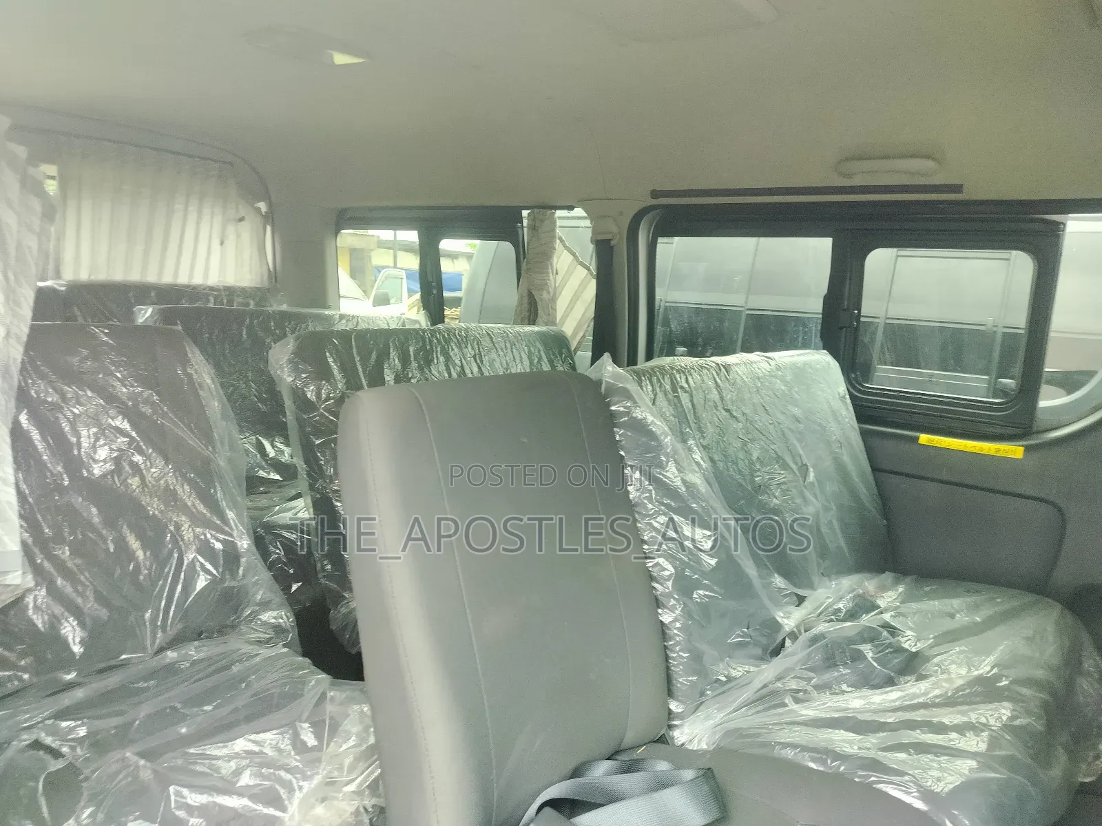 Toyota HiAce 2012 Silver