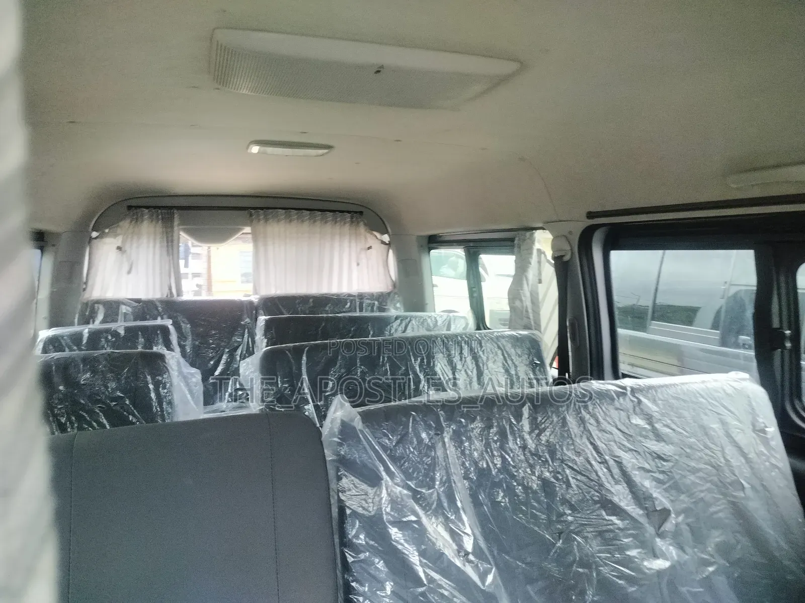 Toyota HiAce 2012 Silver