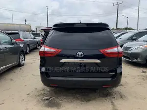 Toyota Sienna 2017 Black