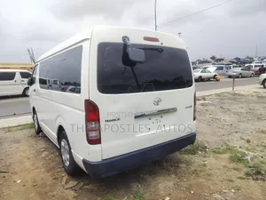Toyota HiAce 2013 White